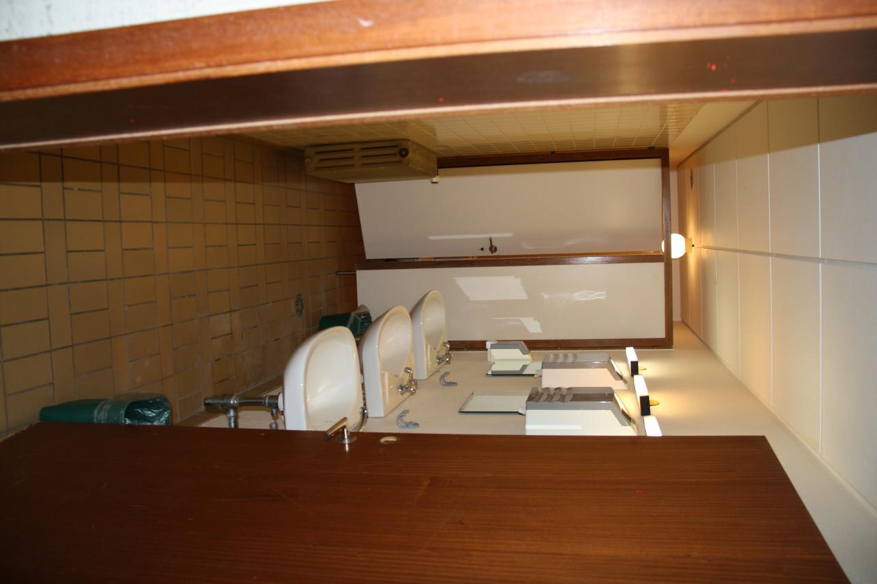 Reykjanes Hostel Экстерьер фото