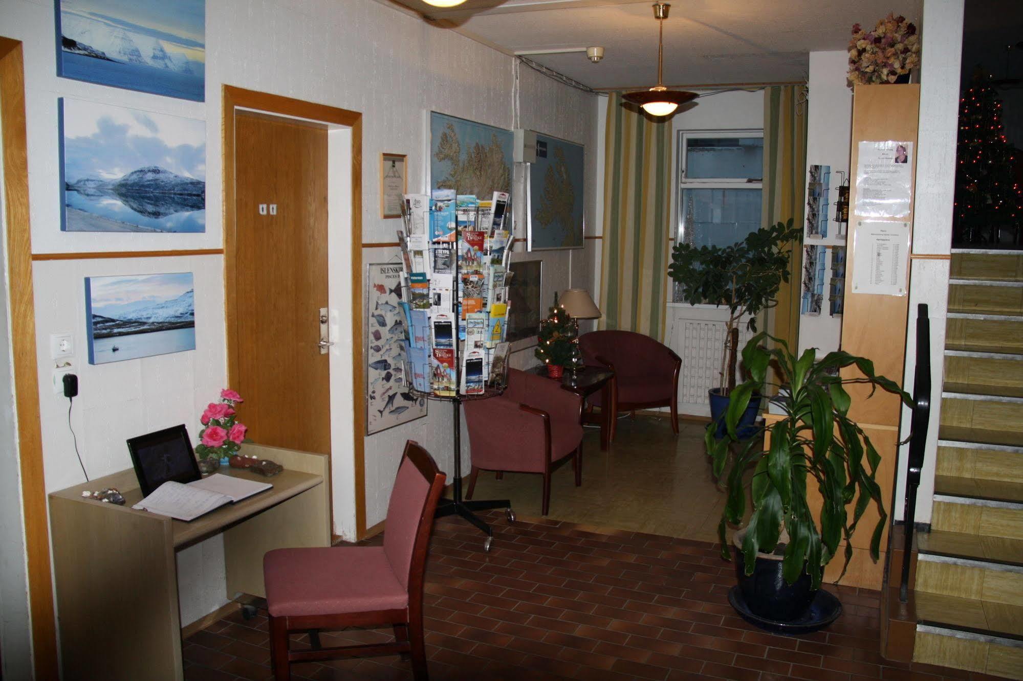 Reykjanes Hostel Экстерьер фото